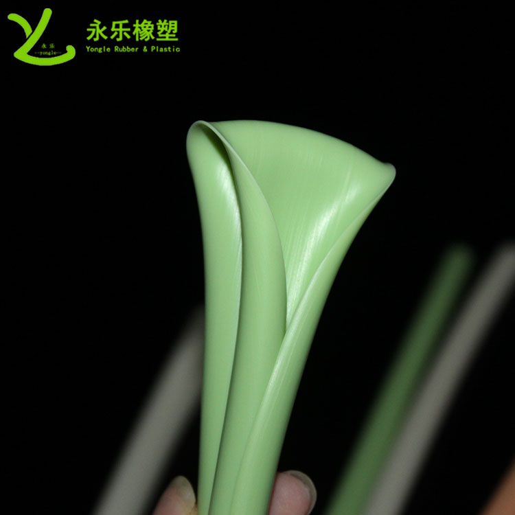 硅膠吸管，擠出異形硅膠吸管，食品級(jí)硅膠吸管